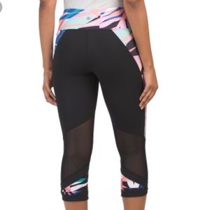 🌟NWT🌟 Nanette Lepore Play Spliced Capri Leggings